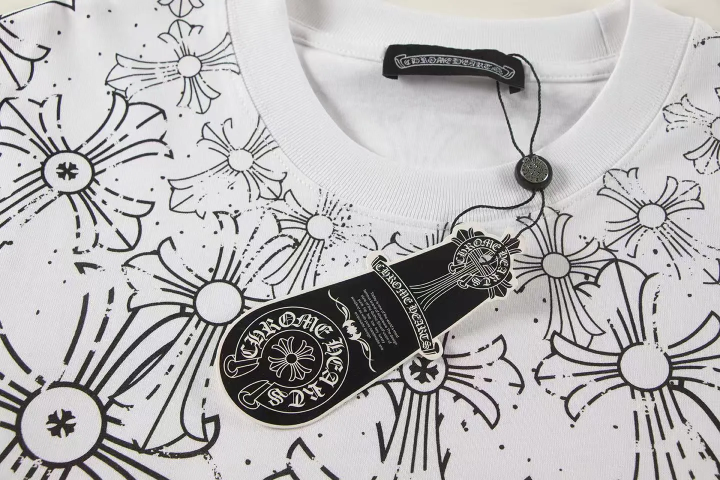 🅿️150 Style: 2025 new Croix Heart short-sleeved T-shirt Material: High version 300g double yarn combed cotton Size: S～XL Color: White Style number: Z026